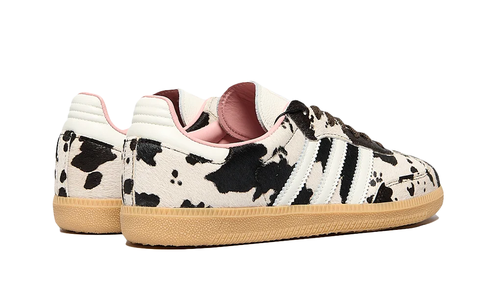 Talons des adidas Samba Cow Print avec intérieur rose et semelle caramel