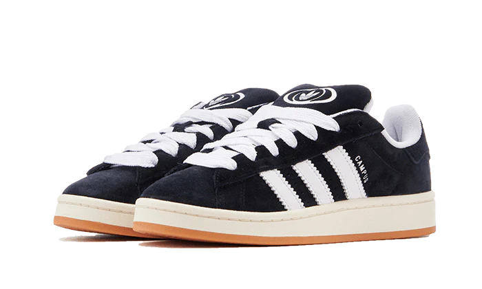 Paire d'adidas Campus 00s Core Black vue de trois quarts, lacets blancs