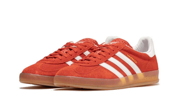 Paire de sneakers adidas Gazelle Indoor Bold Orange vue de trois quarts avant