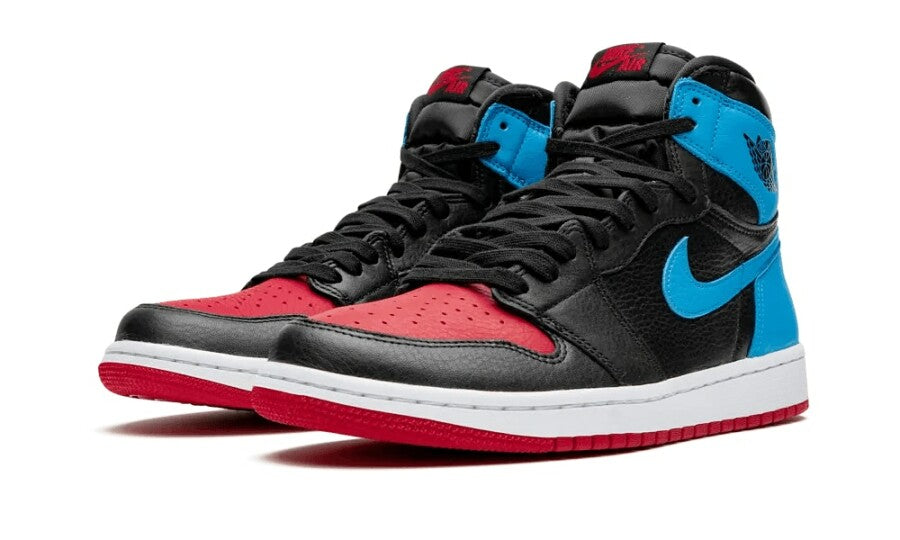 Paire de Jordan 1 High NC to Chi vue de trois quarts avant