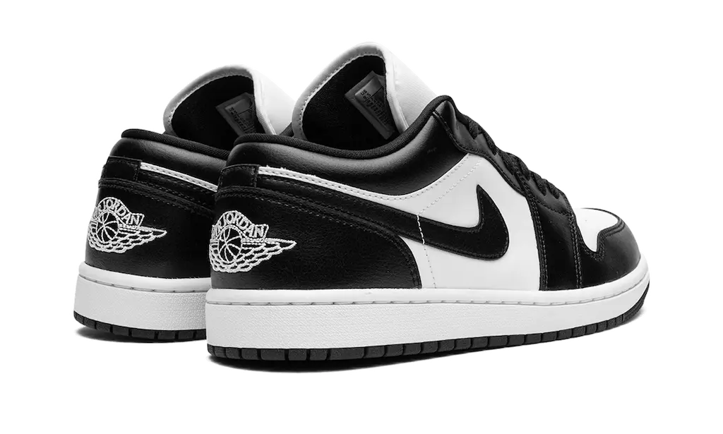 Jordan 1 Low Panda vue de l'arrière avec logo Wings blanc