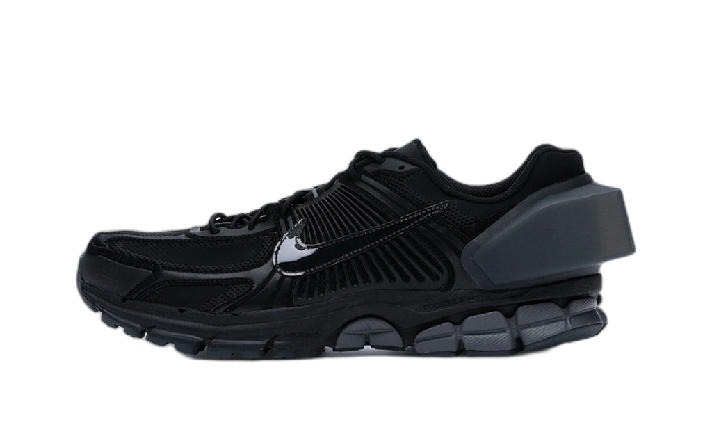 Nike Zoom Vomero 5 A Cold Wall noire vue de profil, semelle grise