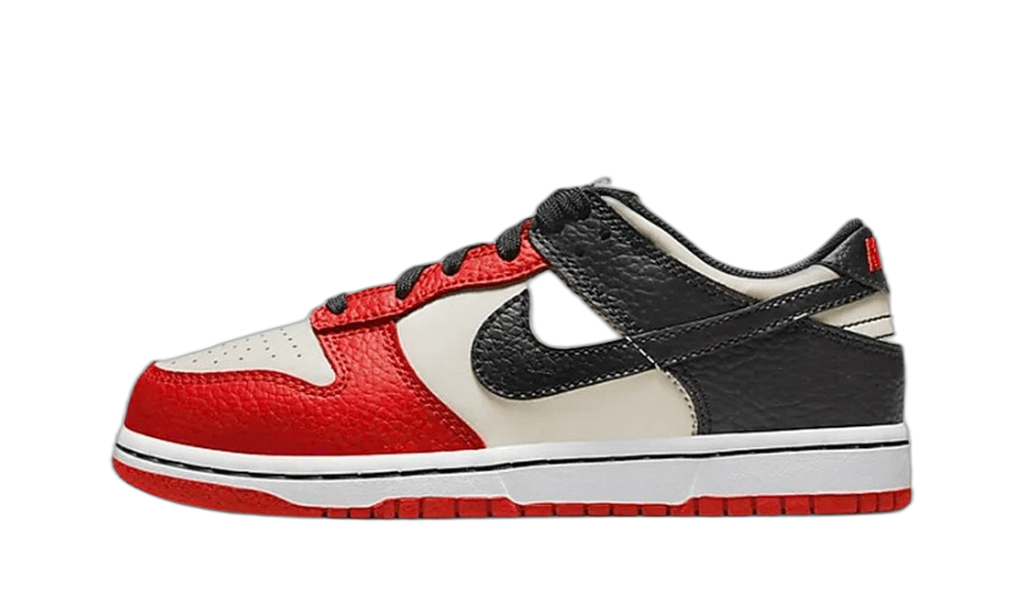 Nike Dunk Low Chicago rouge, crème et noir, vue de profil