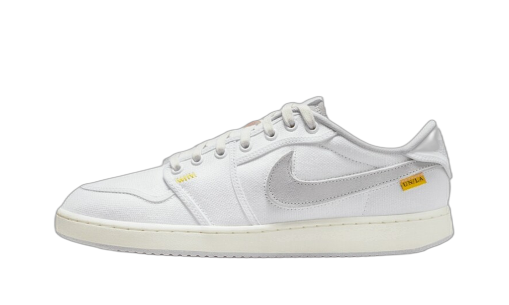 Jordan 1 AJKO Low Union blanche vue de profil, swoosh gris argenté