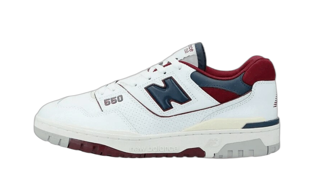 New Balance 550 blanche avec logo N bleu marine, vue de profil